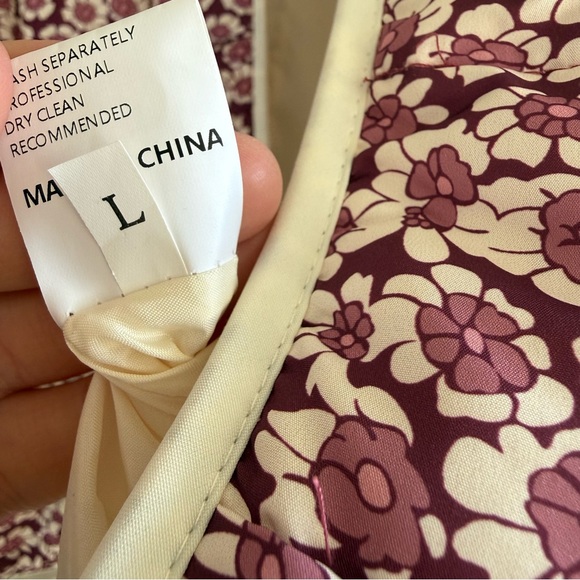 Ditzy Floral Quilted Women's Jacket - Picture 3 of 5